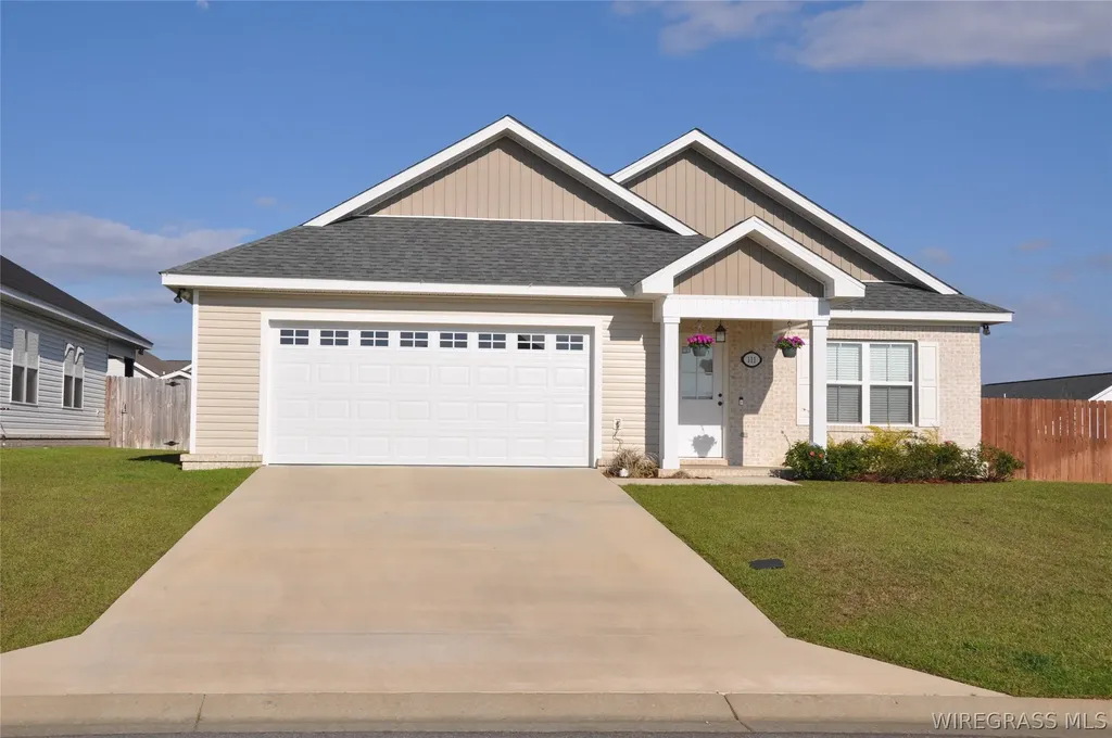 111 Mapleleaf Court Enterprise AL 36330