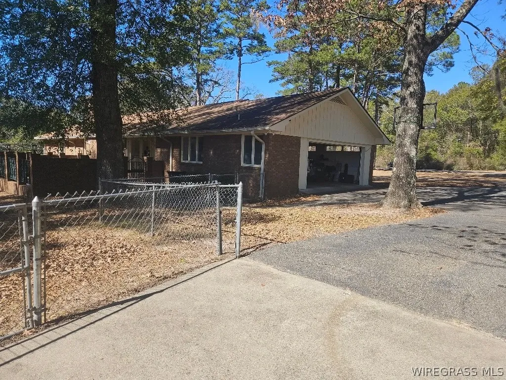 1019 Prestwood Bridge Road Andalusia AL 36421