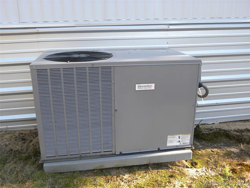 8369 County Road 54 Skipperville AL 36374