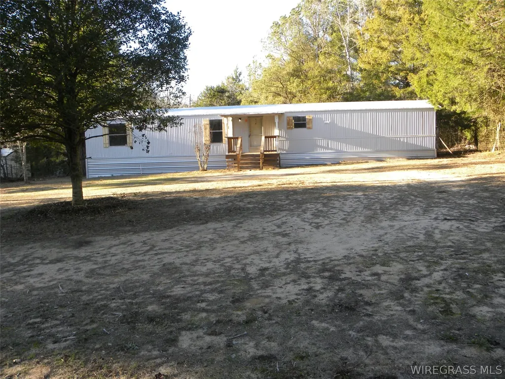 8369 County Road 54 Skipperville AL 36374