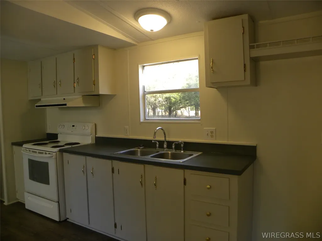 8369 County Road 54 Skipperville AL 36374