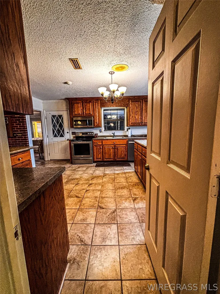 8813 State Highway 10 E AL 36373