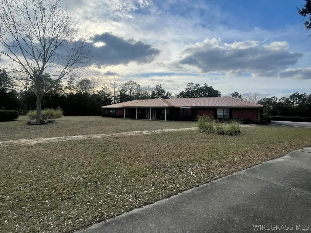 8813 State Highway 10 E AL 36373