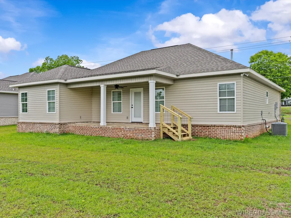548 N John Street New Brockton AL 36351