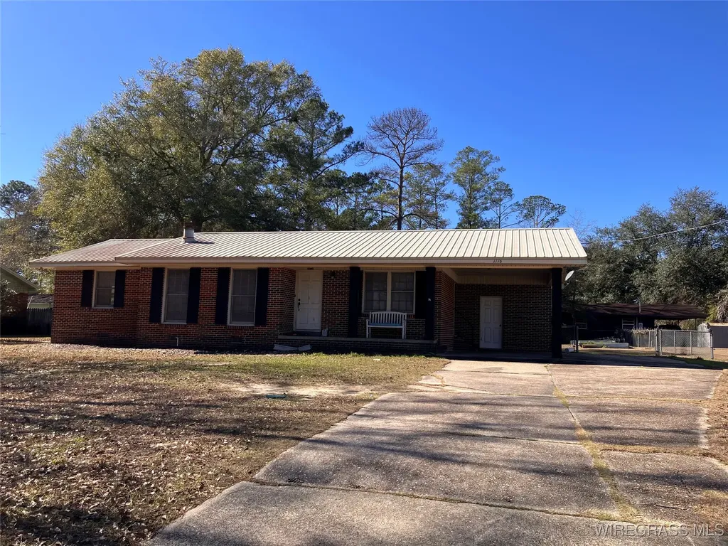 1176 Oak Avenue Elba AL 36323