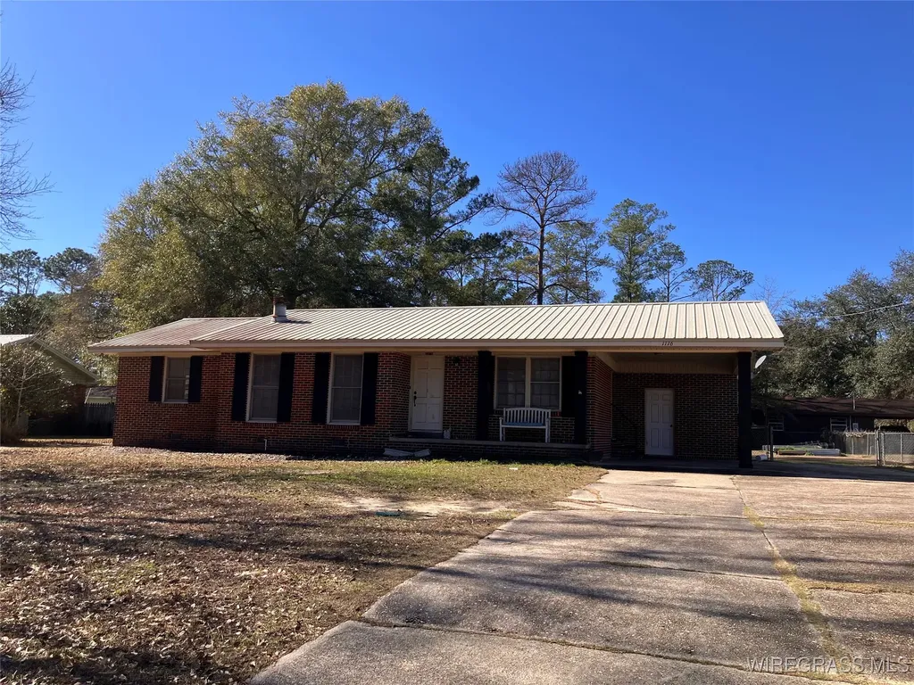 1176 Oak Avenue Elba AL 36323