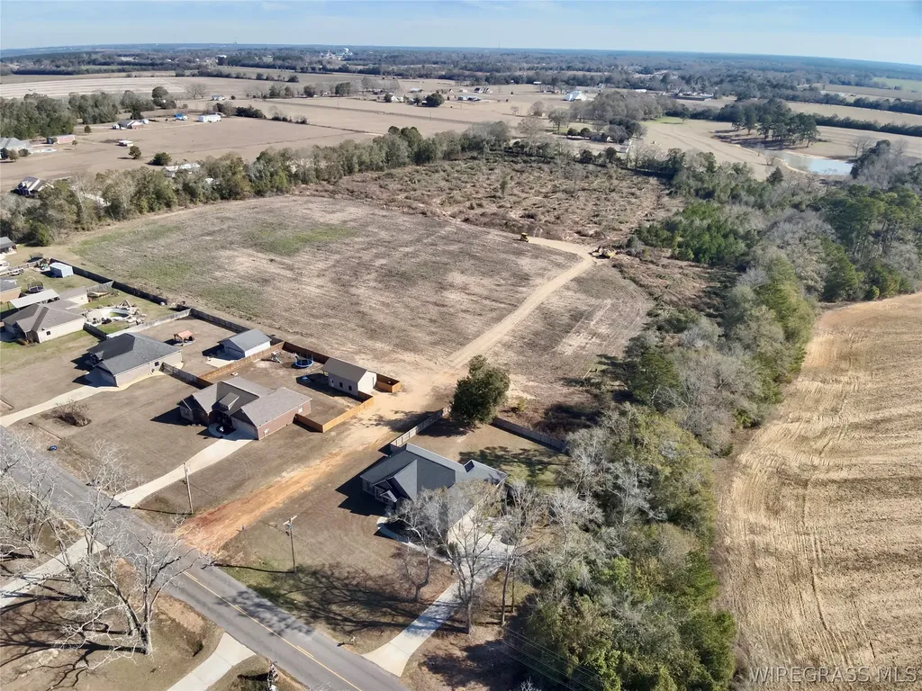 21 Windmill Road Newton AL 36352