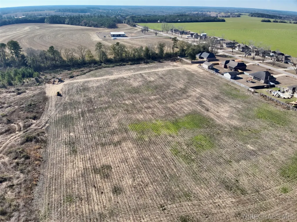 21 Windmill Road Newton AL 36352
