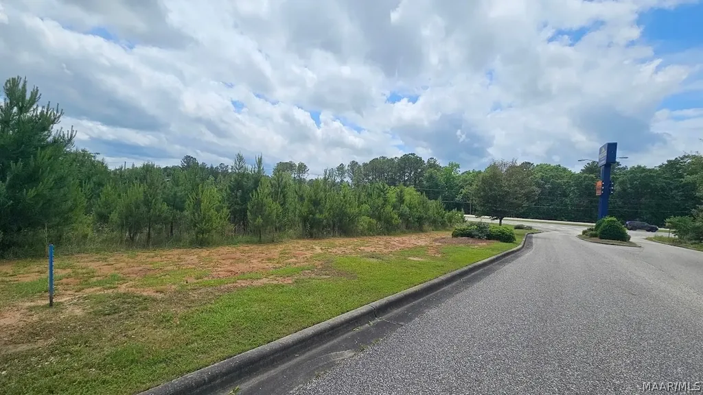 5 Highway 231 Ozark AL 36360