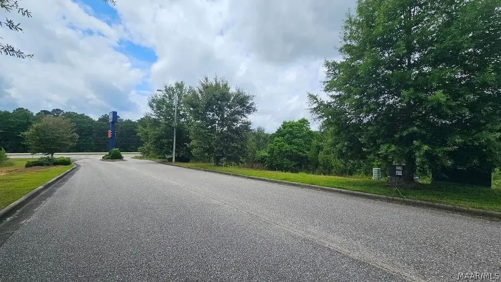 4 Highway 231 Ozark AL 36360