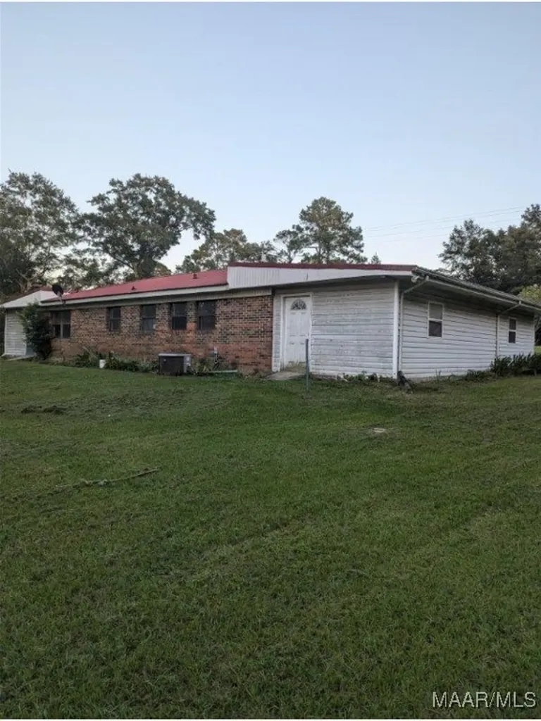7511 County Road 107 Ariton AL 36311