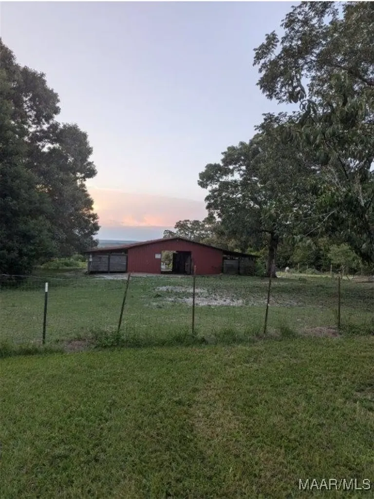 7511 County Road 107 Ariton AL 36311