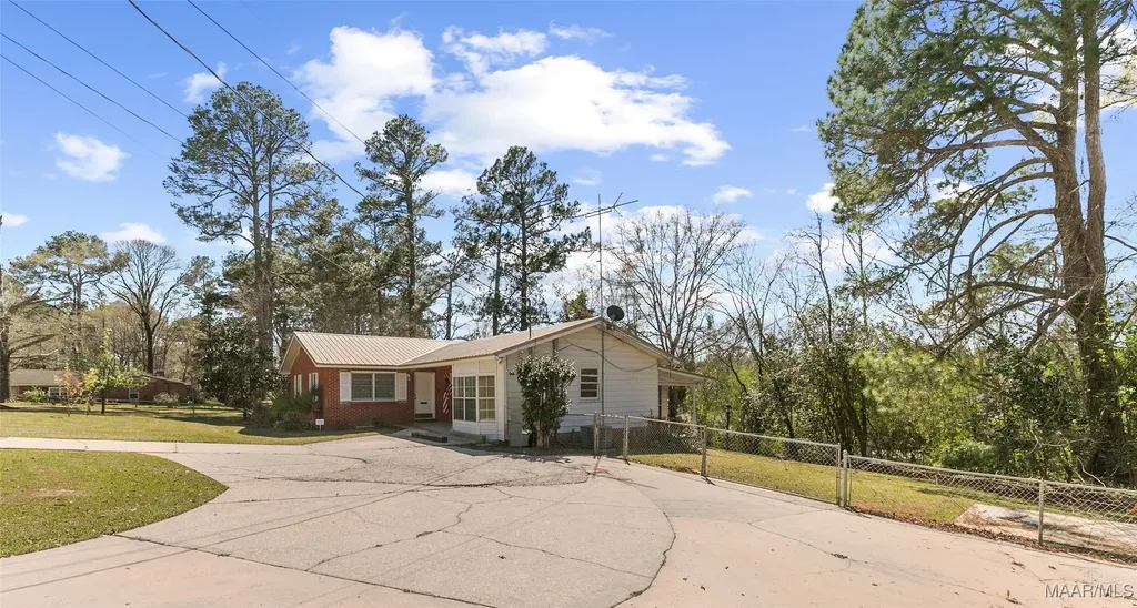 262 Rosemary Lane Ozark AL 36360