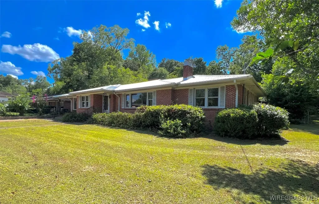 254 Newton Avenue Ozark AL 36360