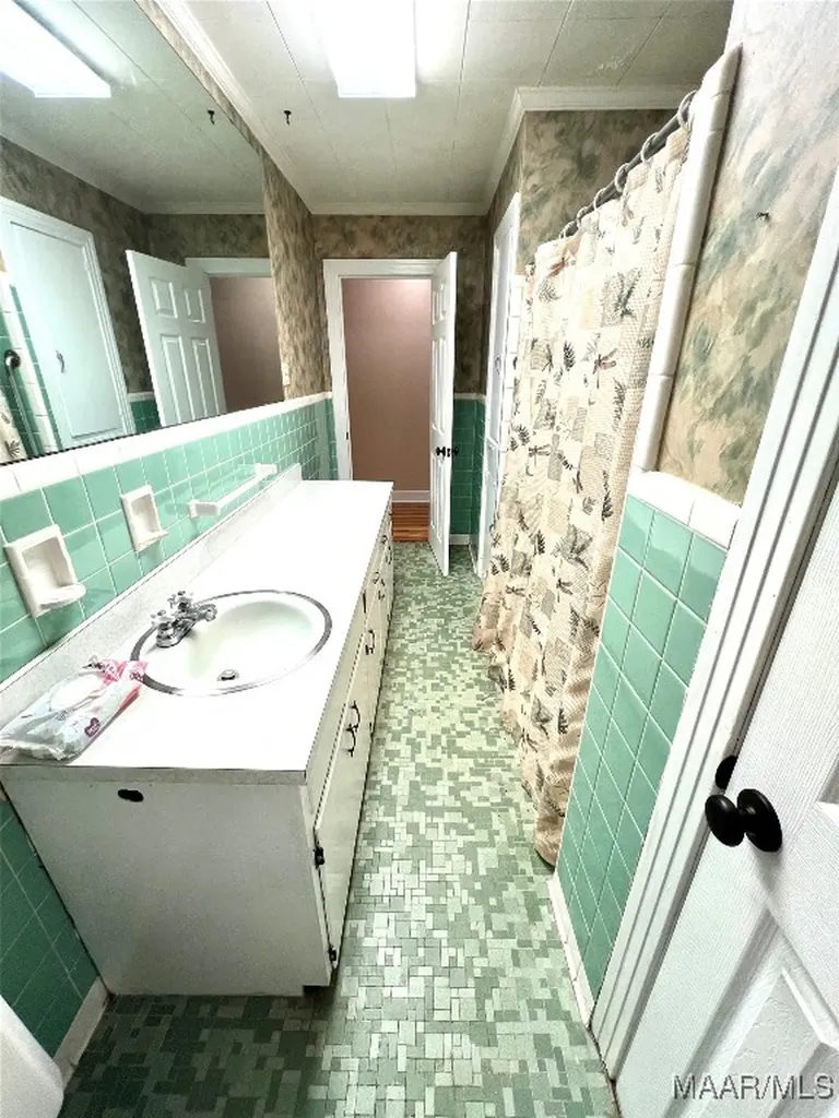 254 Newton Avenue Ozark AL 36360