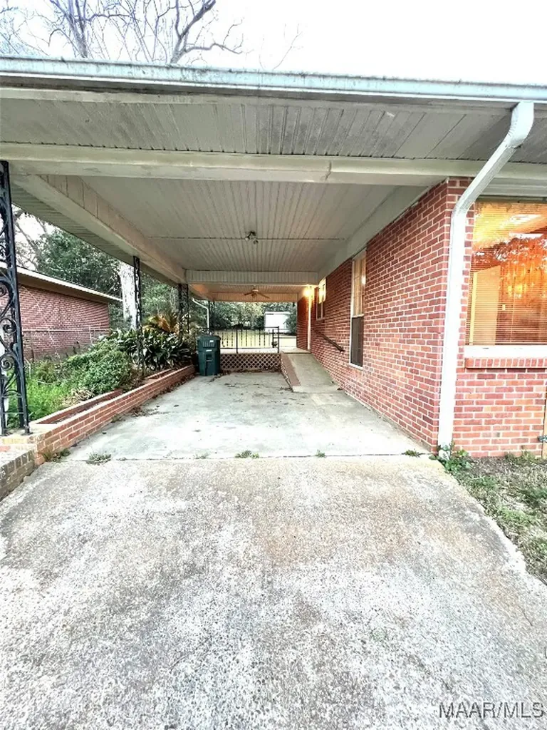 254 Newton Avenue Ozark AL 36360