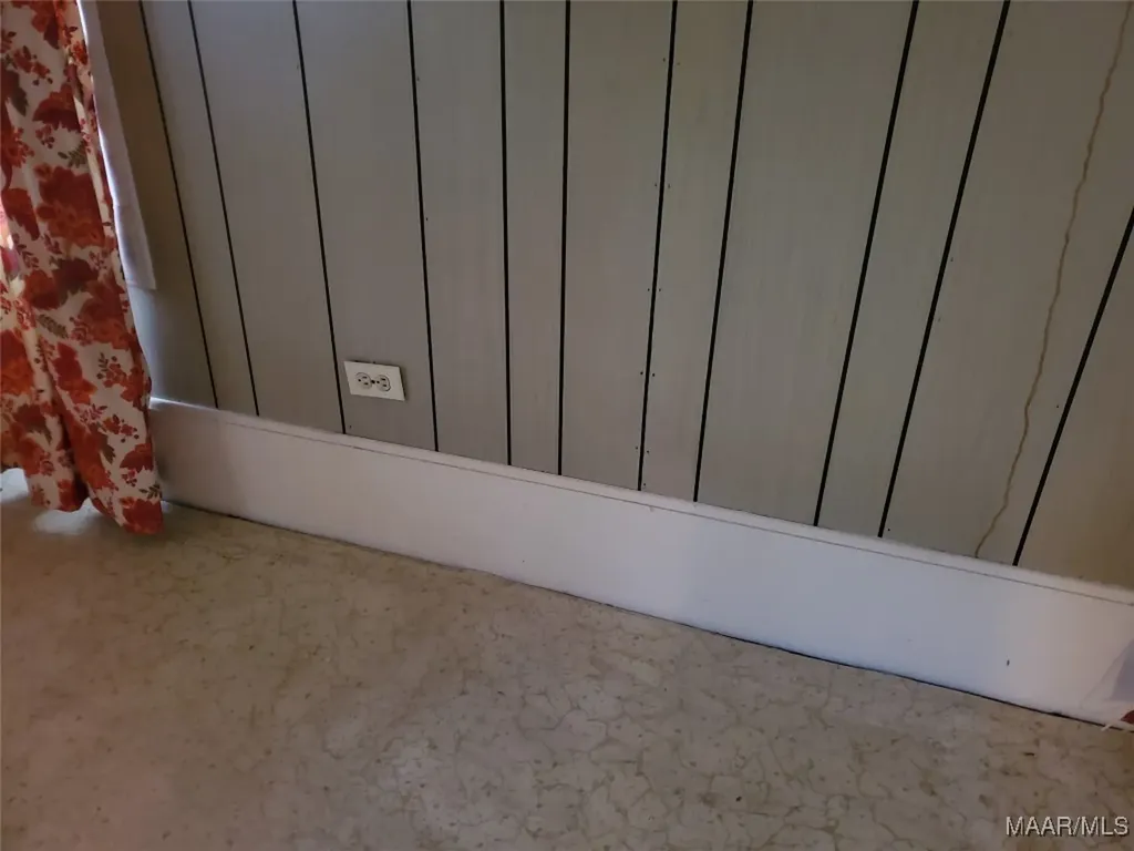 1325 Bermuda Street Ozark AL 36360