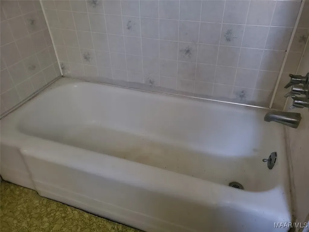 1325 Bermuda Street Ozark AL 36360