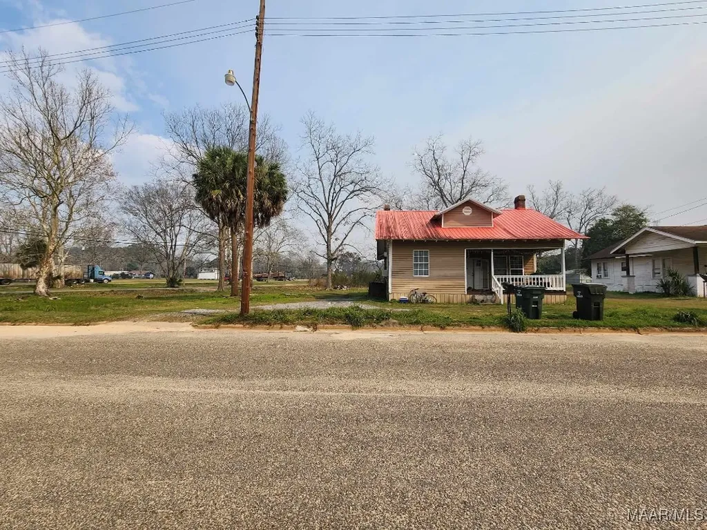 12 N Ripley Street Samson AL 36477
