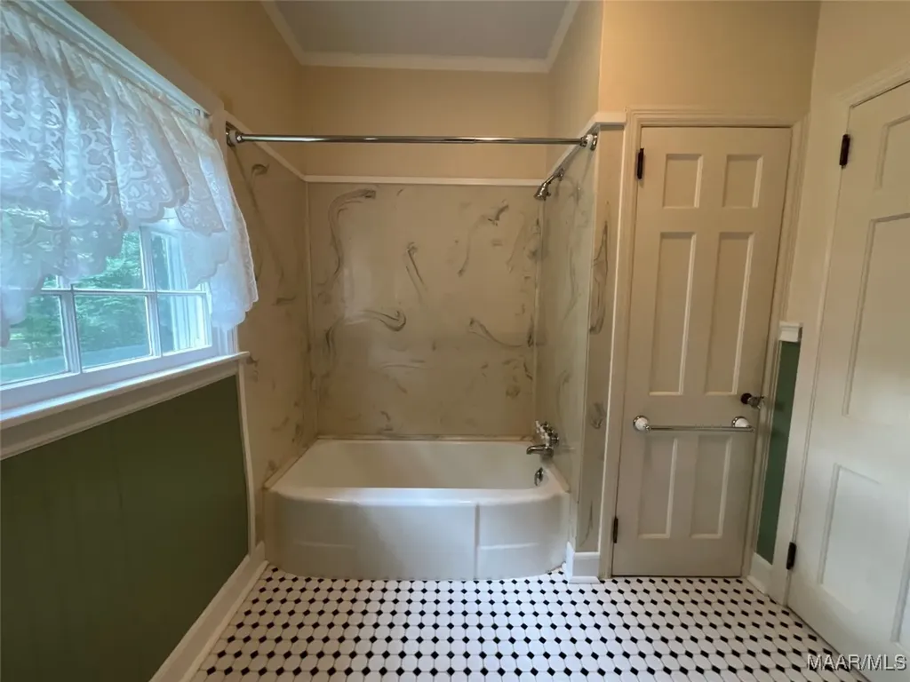 519 Davis Street Elba AL 36323