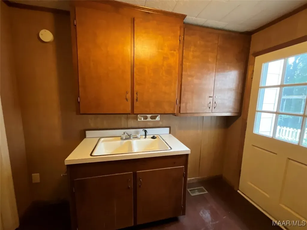 519 Davis Street Elba AL 36323