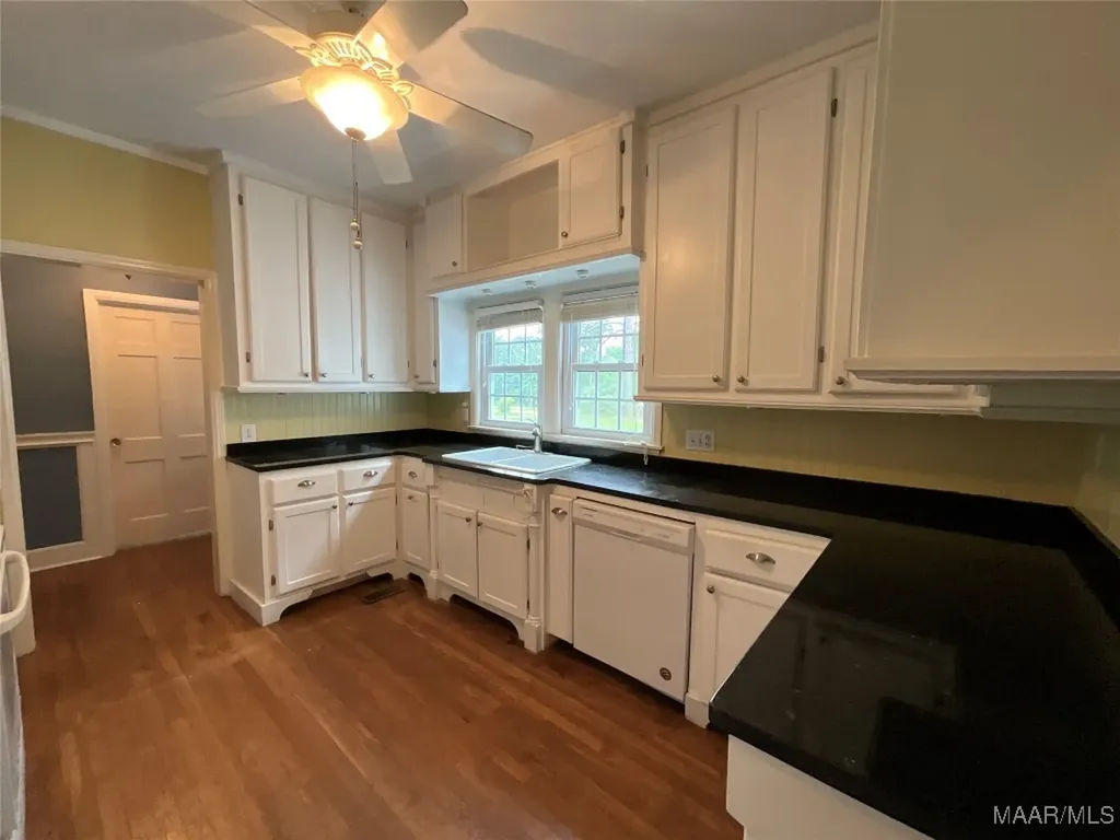 519 Davis Street Elba AL 36323