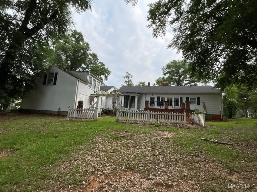 519 Davis Street Elba AL 36323