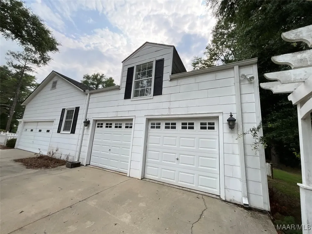 519 Davis Street Elba AL 36323