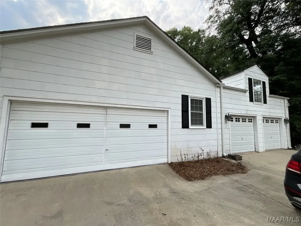 519 Davis Street Elba AL 36323