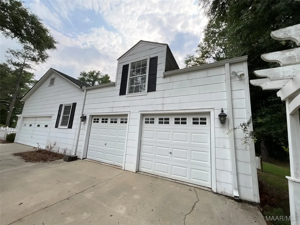 519 Davis Street Elba AL 36323