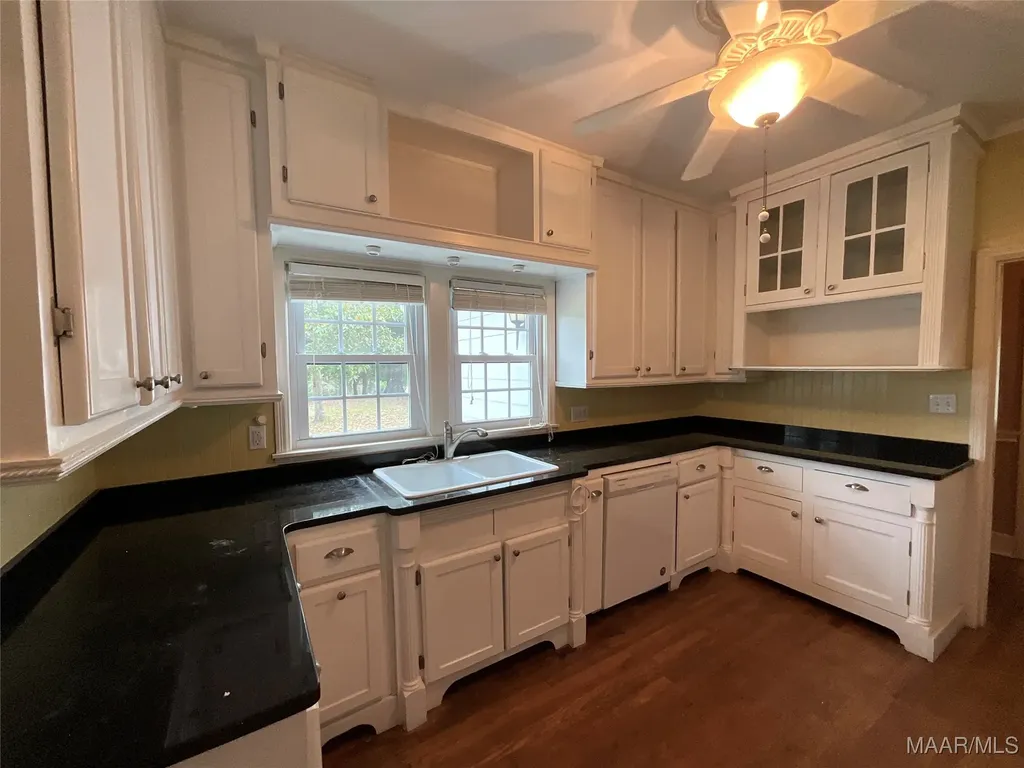519 Davis Street Elba AL 36323