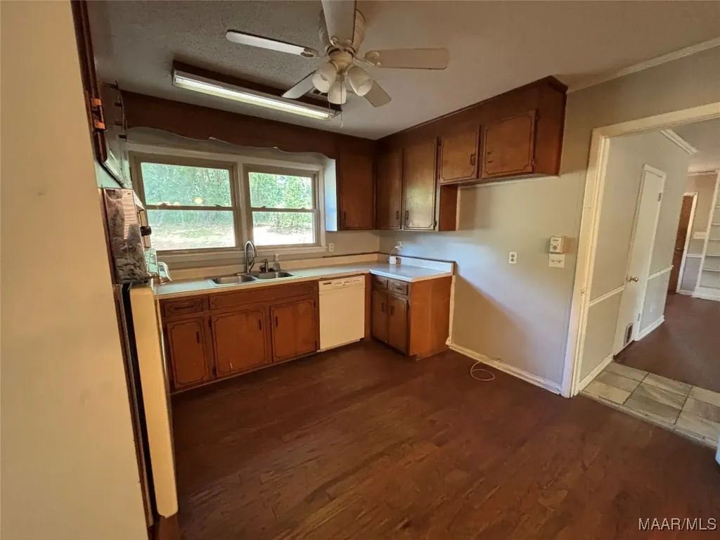 100 Harwood Place Enterprise AL 36330