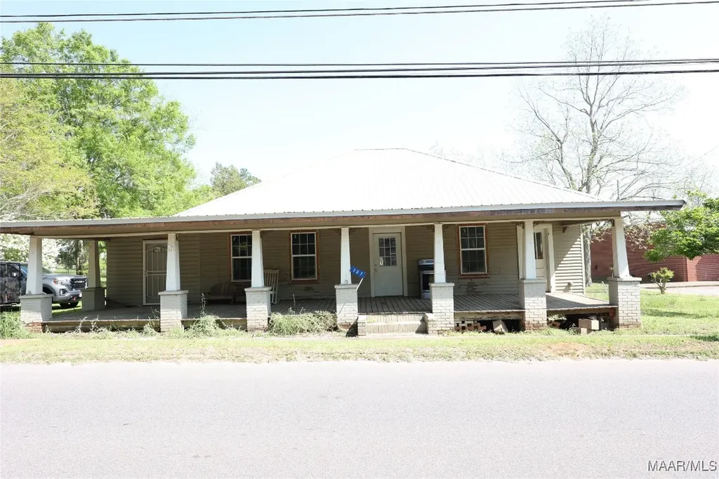 307 S John Street New Brockton AL 36351