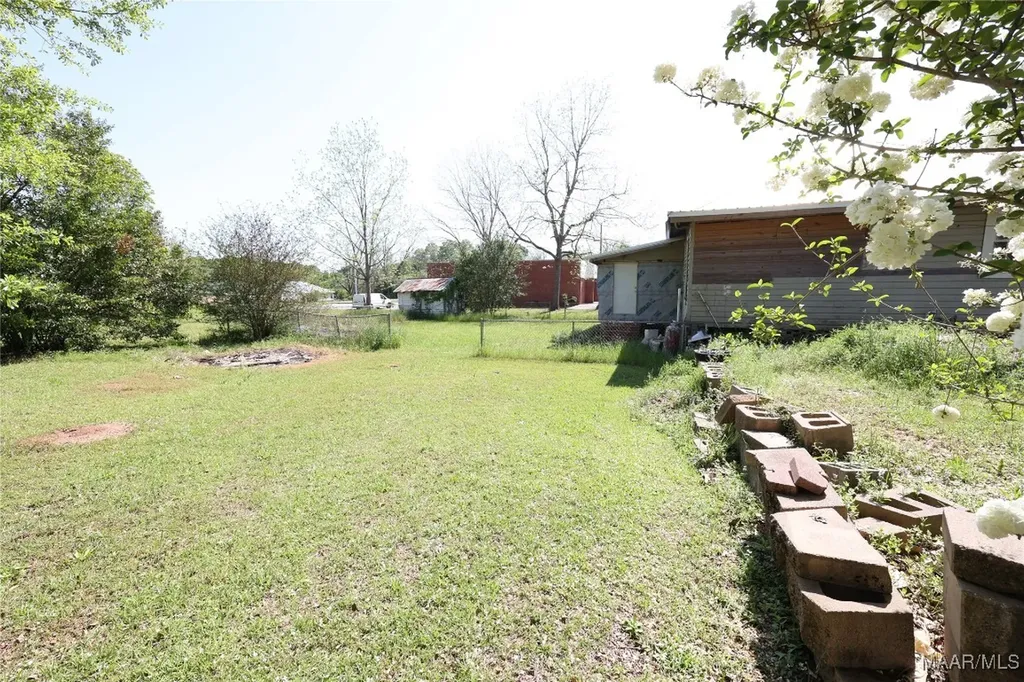 307 S John Street New Brockton AL 36351