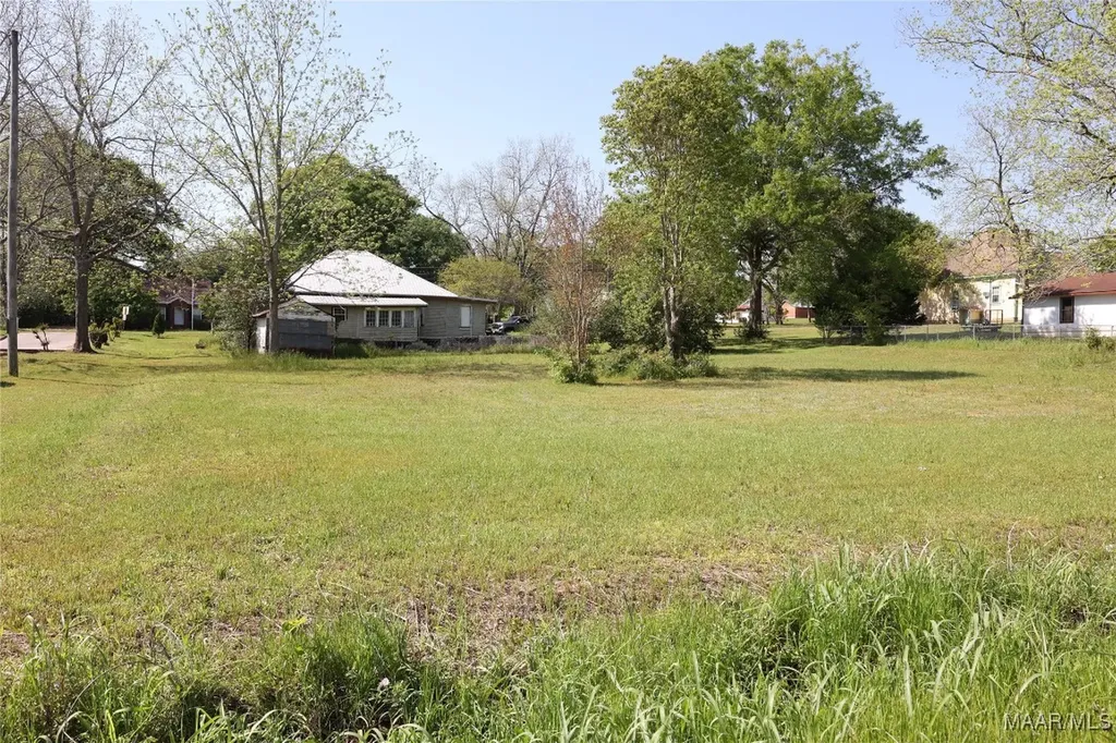 307 S John Street New Brockton AL 36351