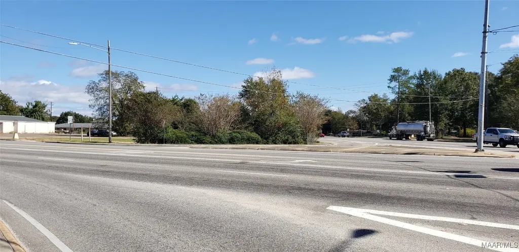 22 N Daleville Avenue Daleville AL 36322