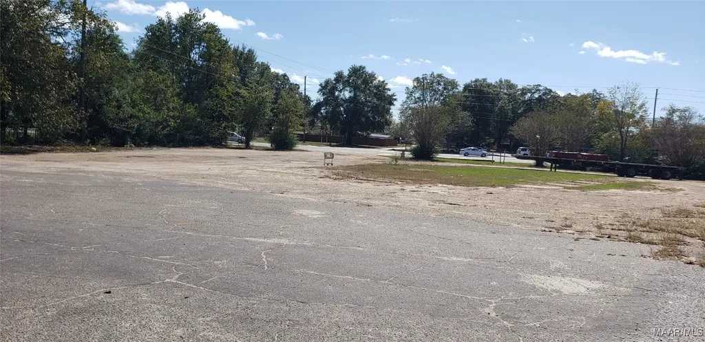 22 N Daleville Avenue Daleville AL 36322