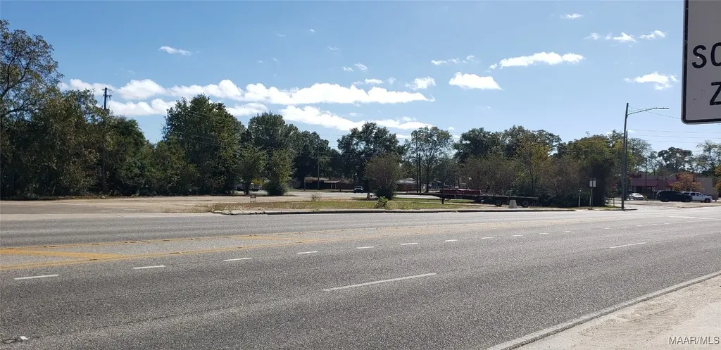 22 N Daleville Avenue Daleville AL 36322