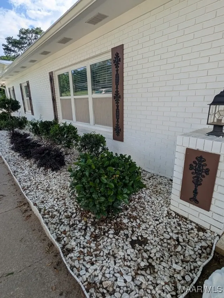 2302 Stonebridge Road Dothan AL 36301