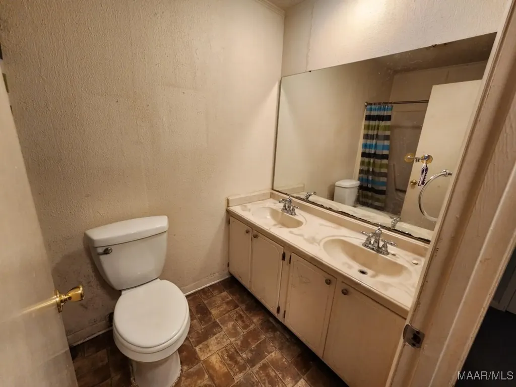 967 Lake Frankie Road Samson AL 36477