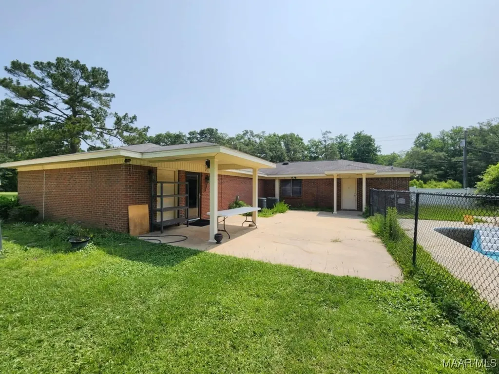 967 Lake Frankie Road Samson AL 36477