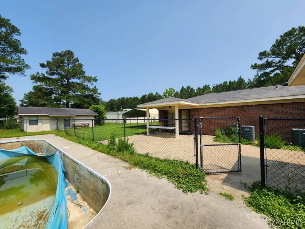 967 Lake Frankie Road Samson AL 36477