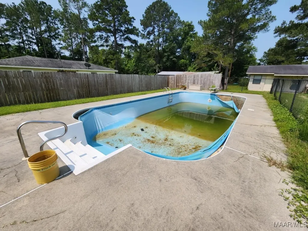 967 Lake Frankie Road Samson AL 36477