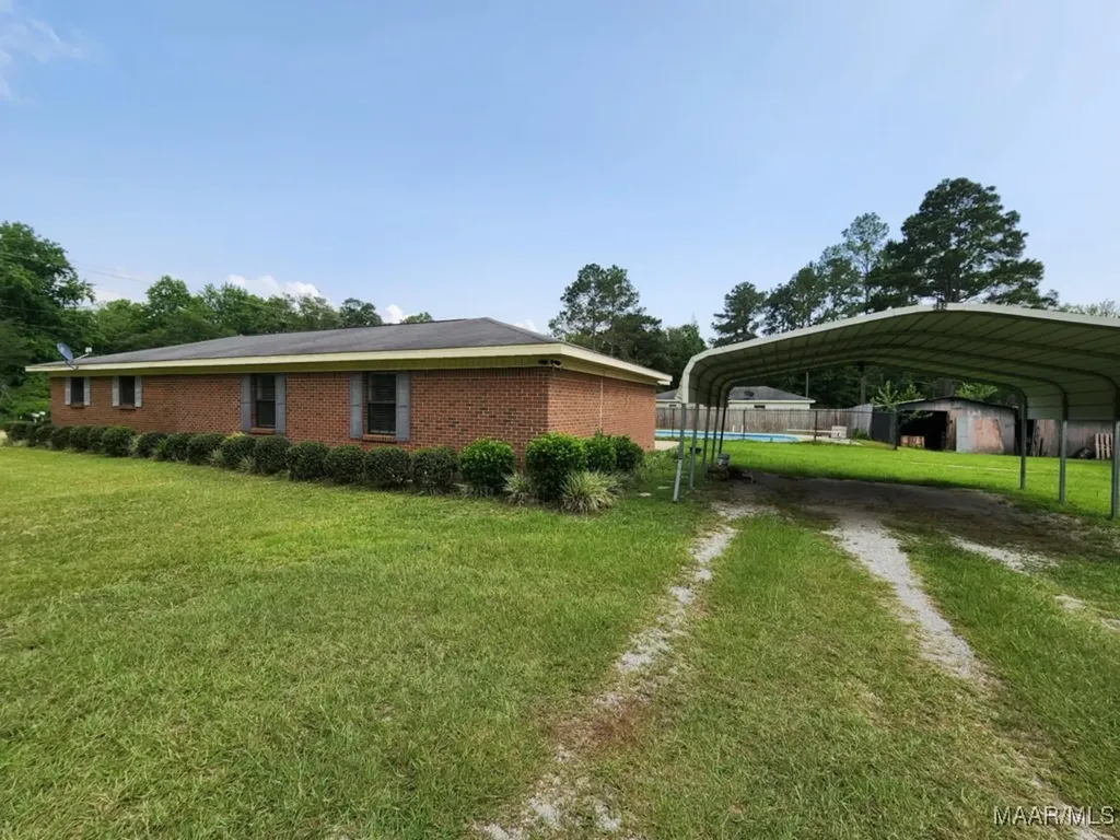 967 Lake Frankie Road Samson AL 36477