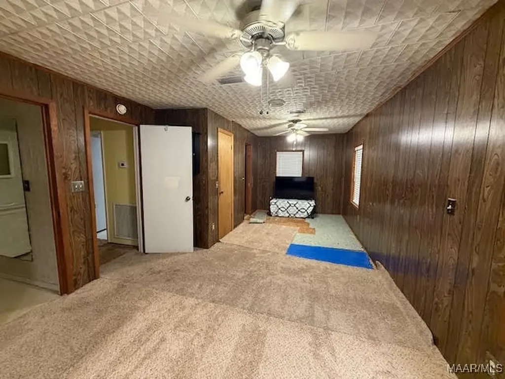 105 N Pleasant Street Geneva AL 36340