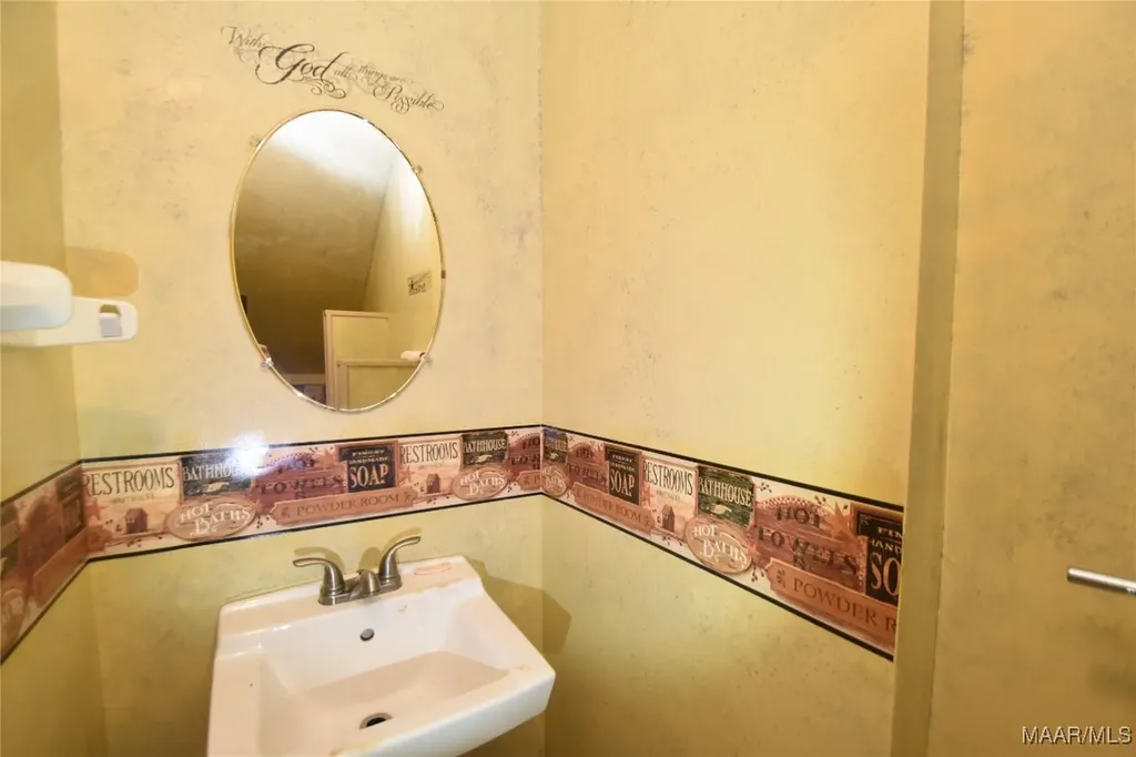 198 W Reynolds Street Ozark AL 36360