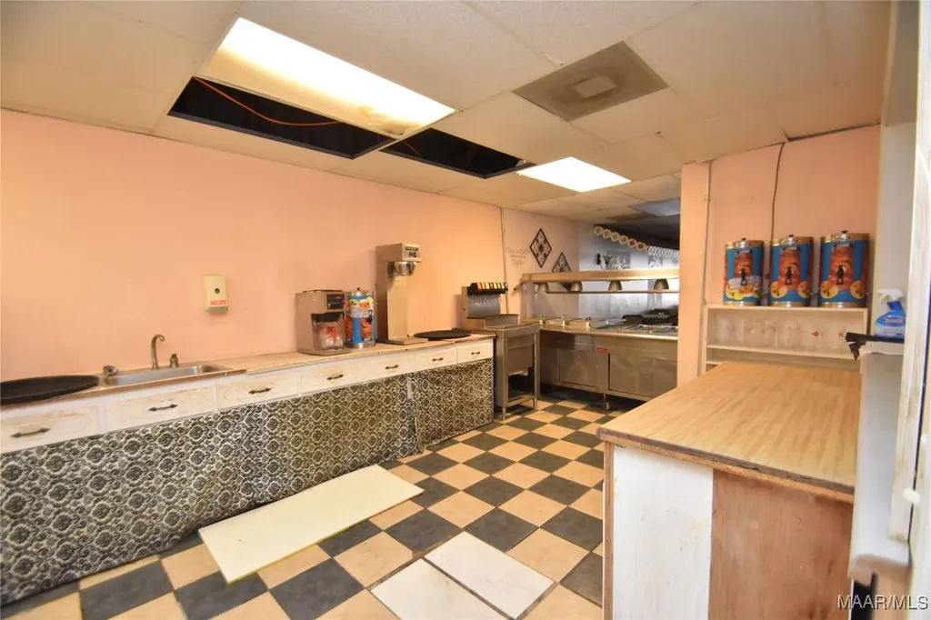 198 W Reynolds Street Ozark AL 36360