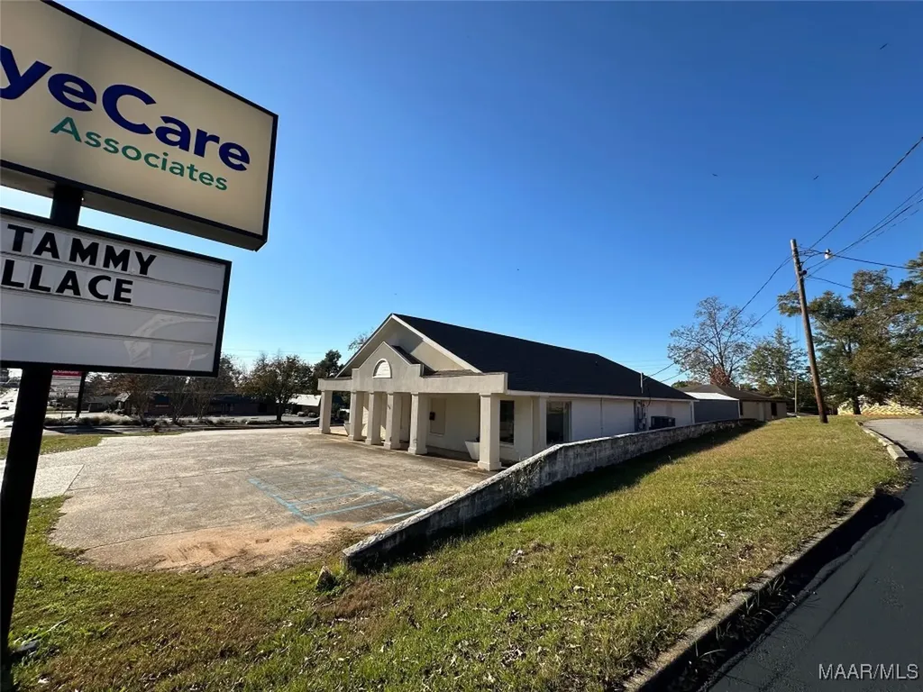 578 Andrews Avenue Ozark AL 36360