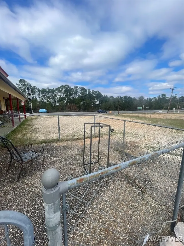 6477 Andrews Avenue Ozark AL 36360