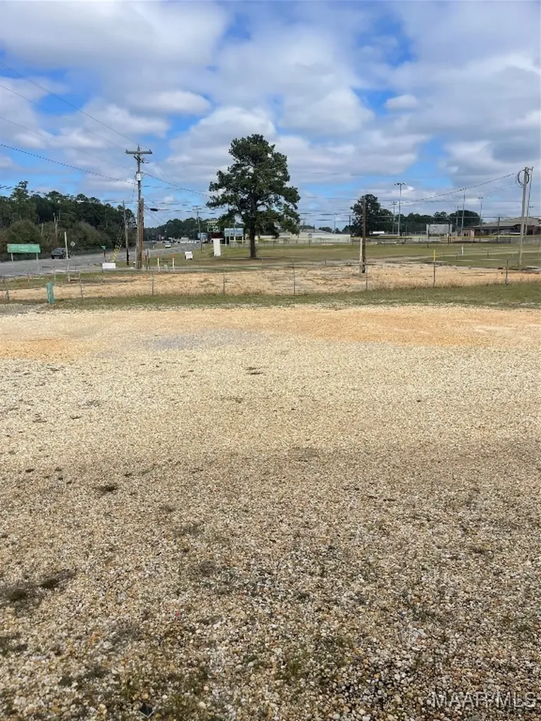 6477 Andrews Avenue Ozark AL 36360